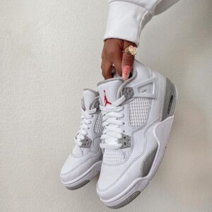 AIR JORDAN 4